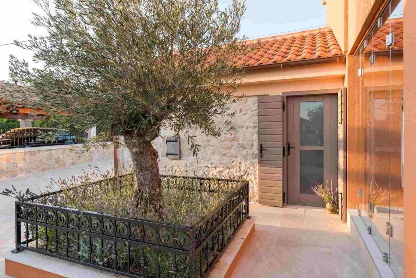 Luxury Villa Finessa Skradin 2 With Heated Pool, Jacuzzi And Sauna Екстериор снимка